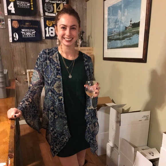 Meet your Posher, Megan - Picture 2 of 2